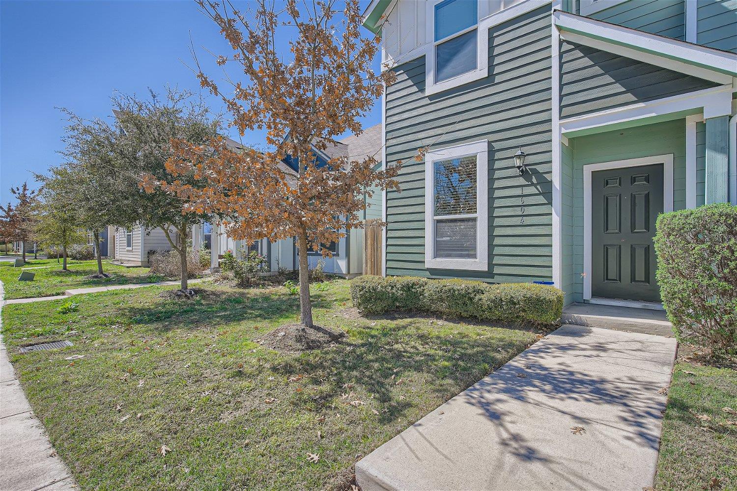 1604 Los Olivios WAY