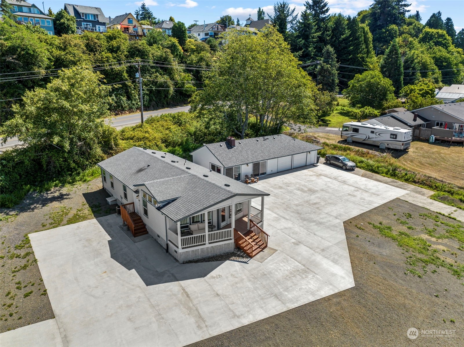 160 Front Street