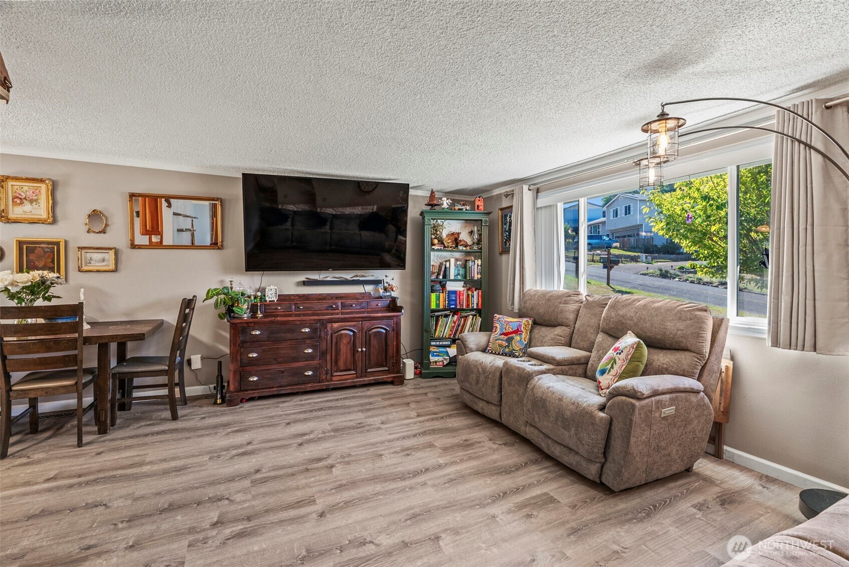 122 Rollingwood Drive