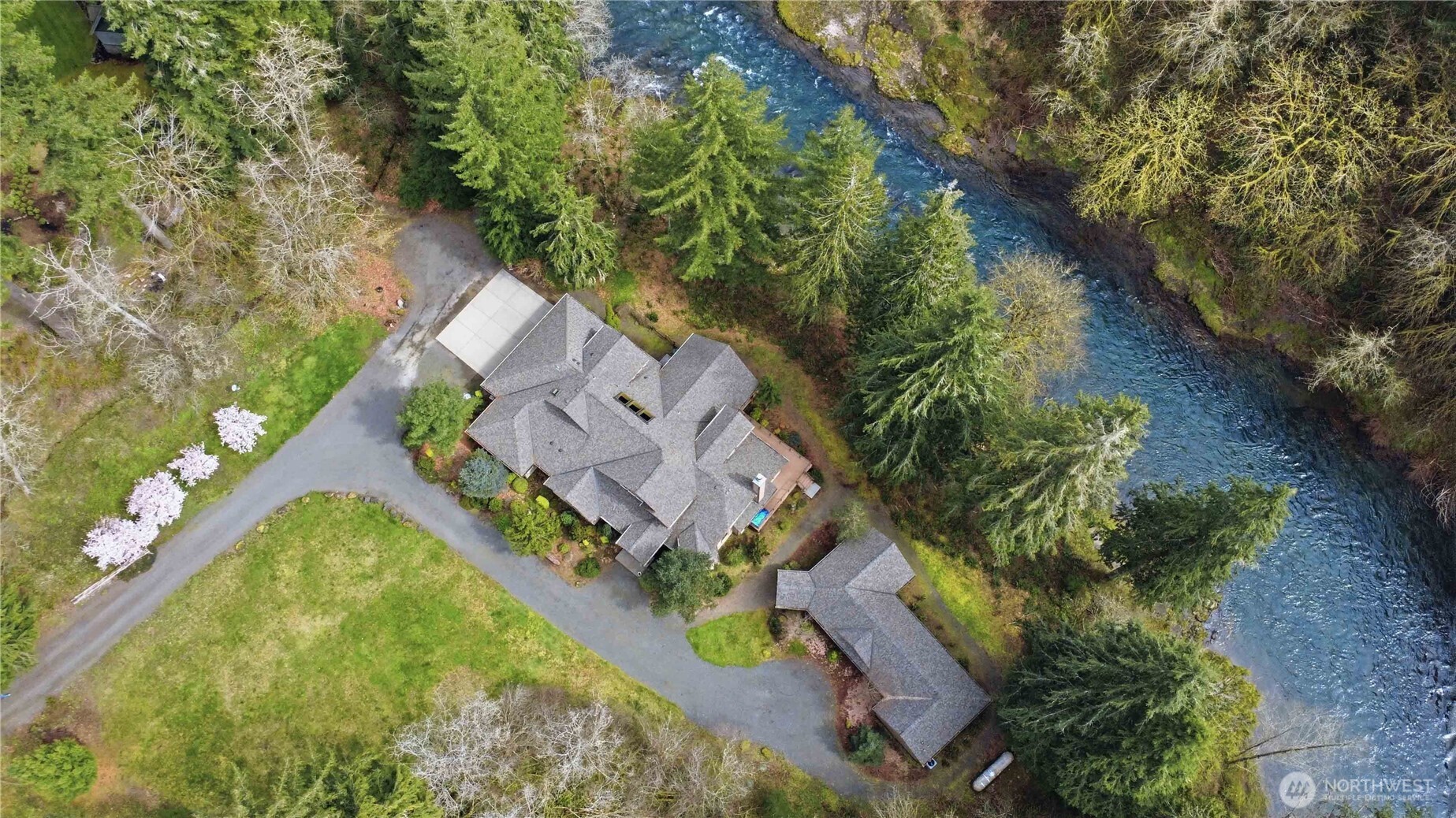 125 Royal Coachman Lane