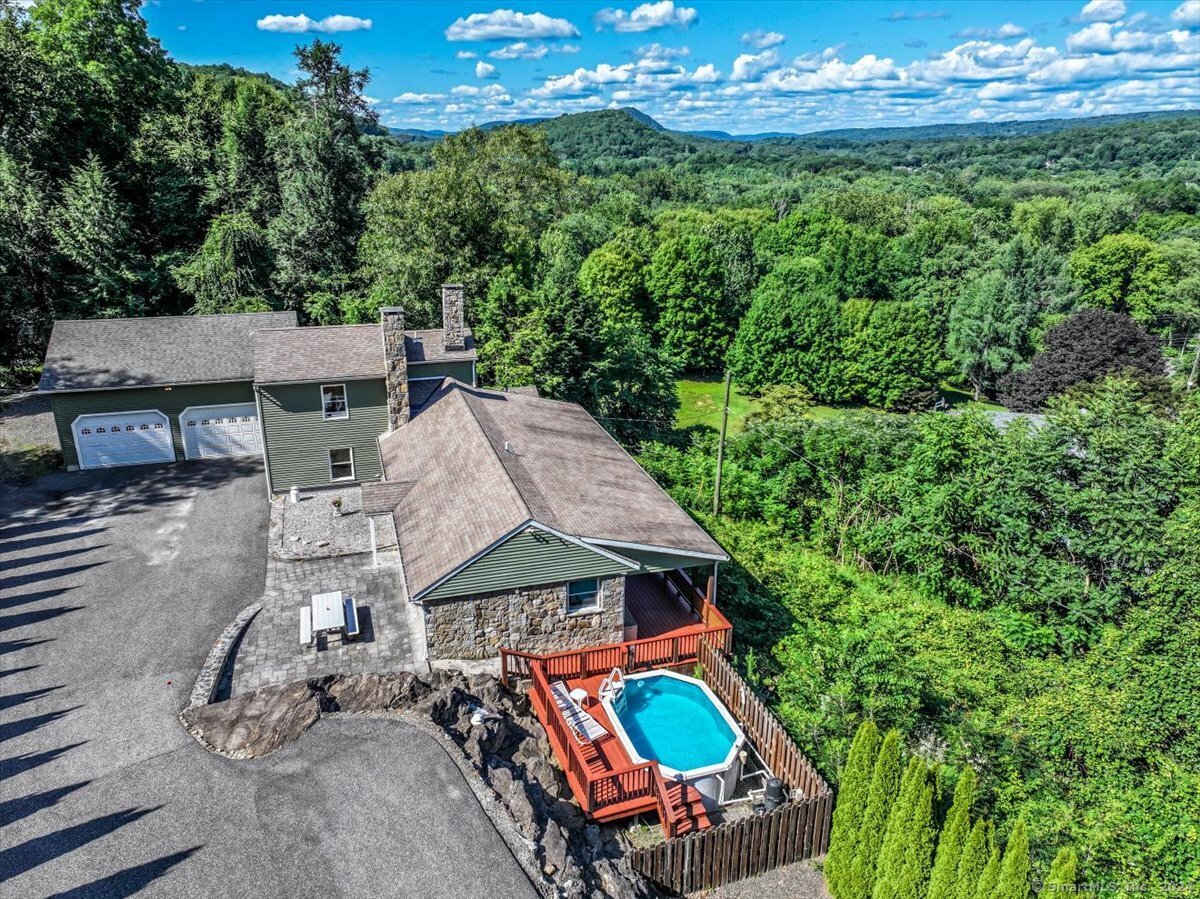 14 Candlewood Lake Road North