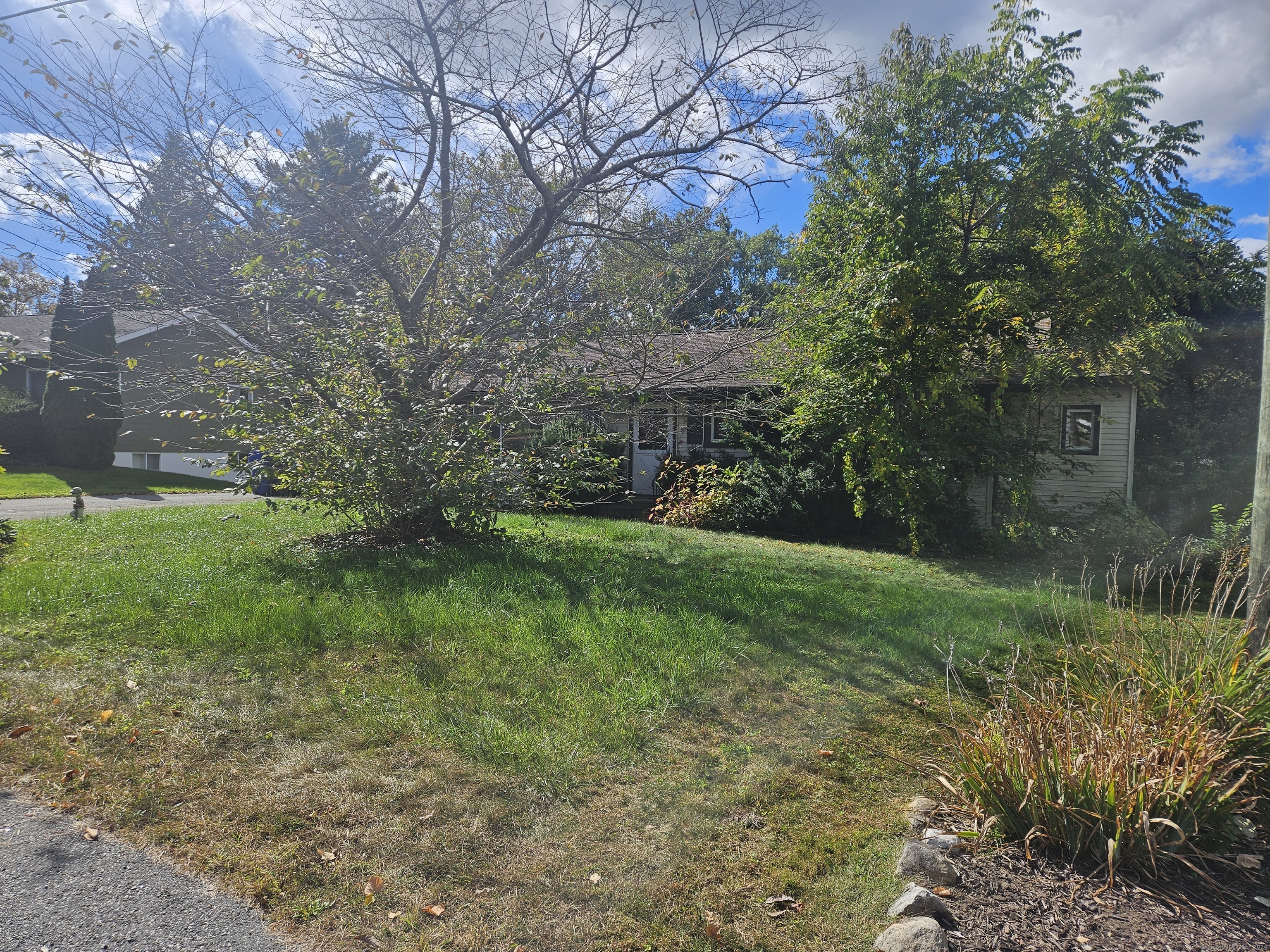 8 Lakewood Terrace