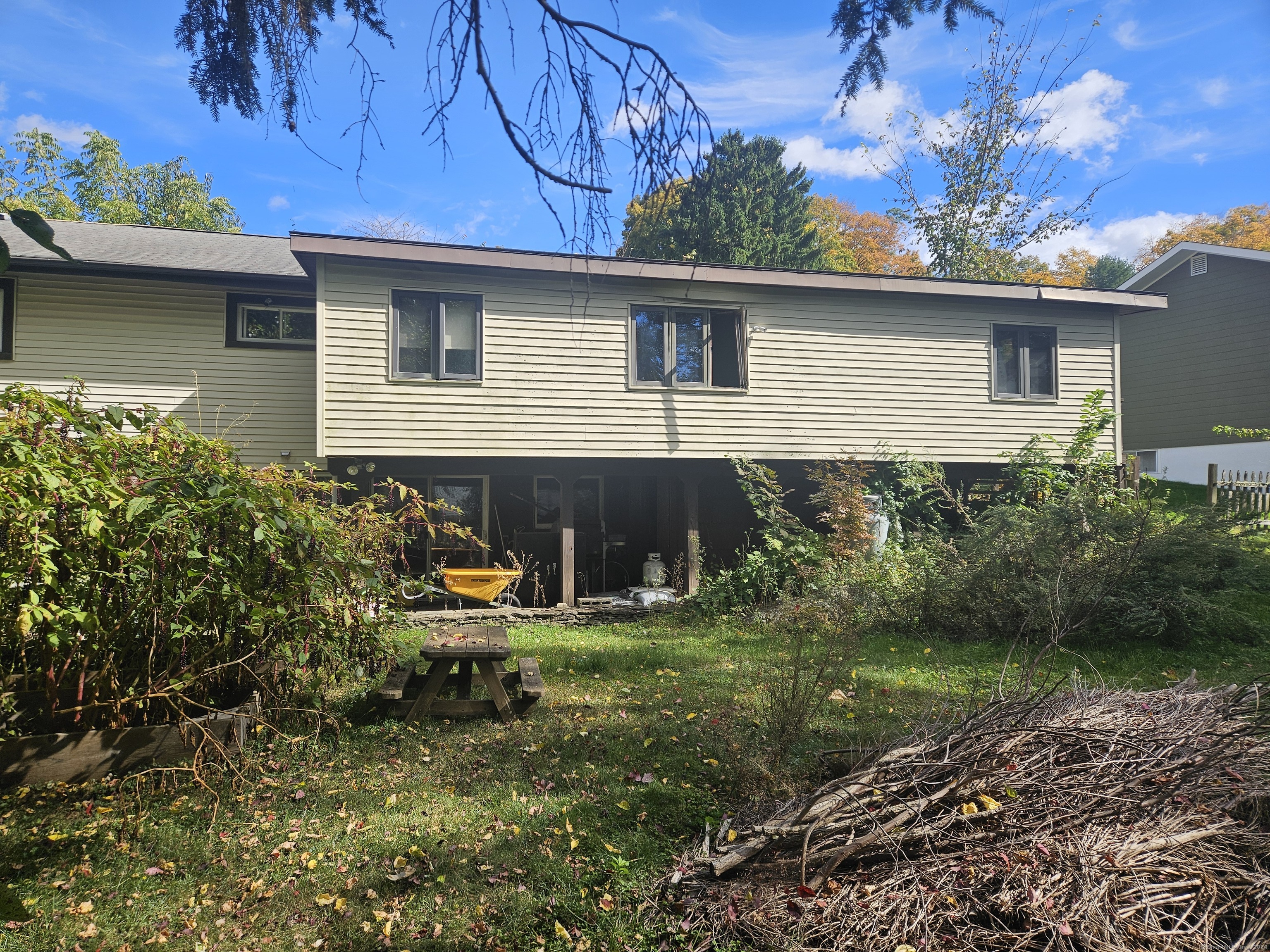 8 Lakewood Terrace