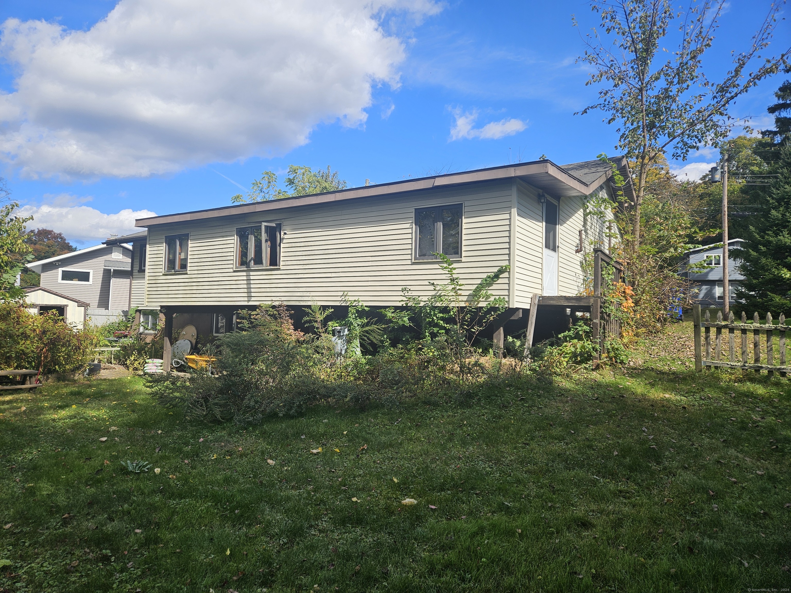 8 Lakewood Terrace