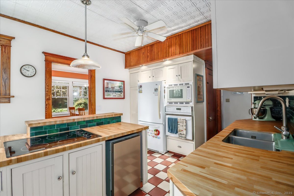 238 Litchfield Road