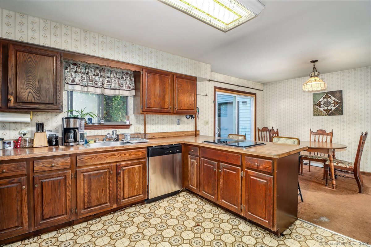 49 Quaker Ridge Road