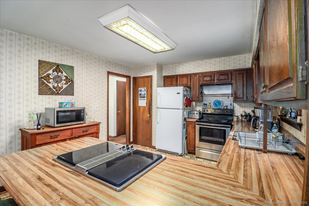 49 Quaker Ridge Road