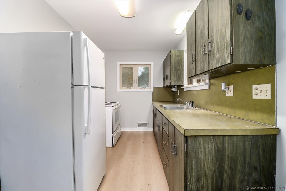 381 Litchfield Road A