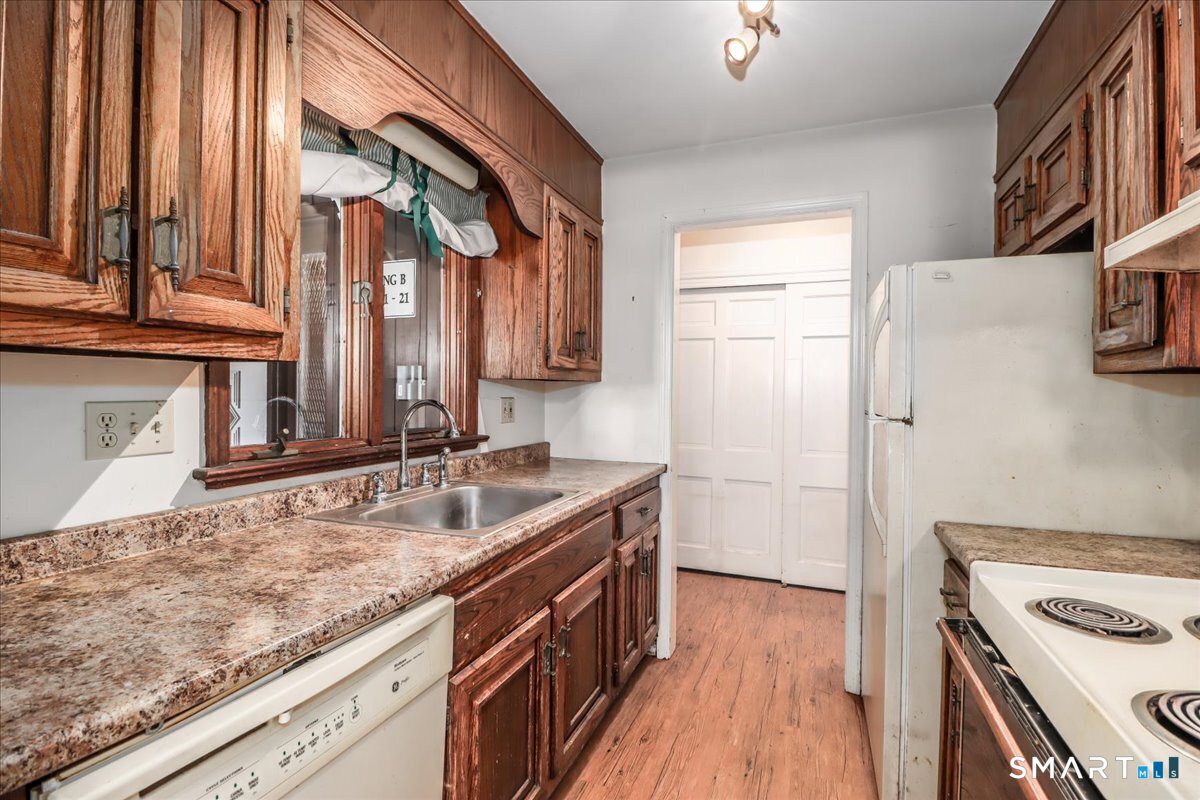 136 Deer Hill Avenue B12