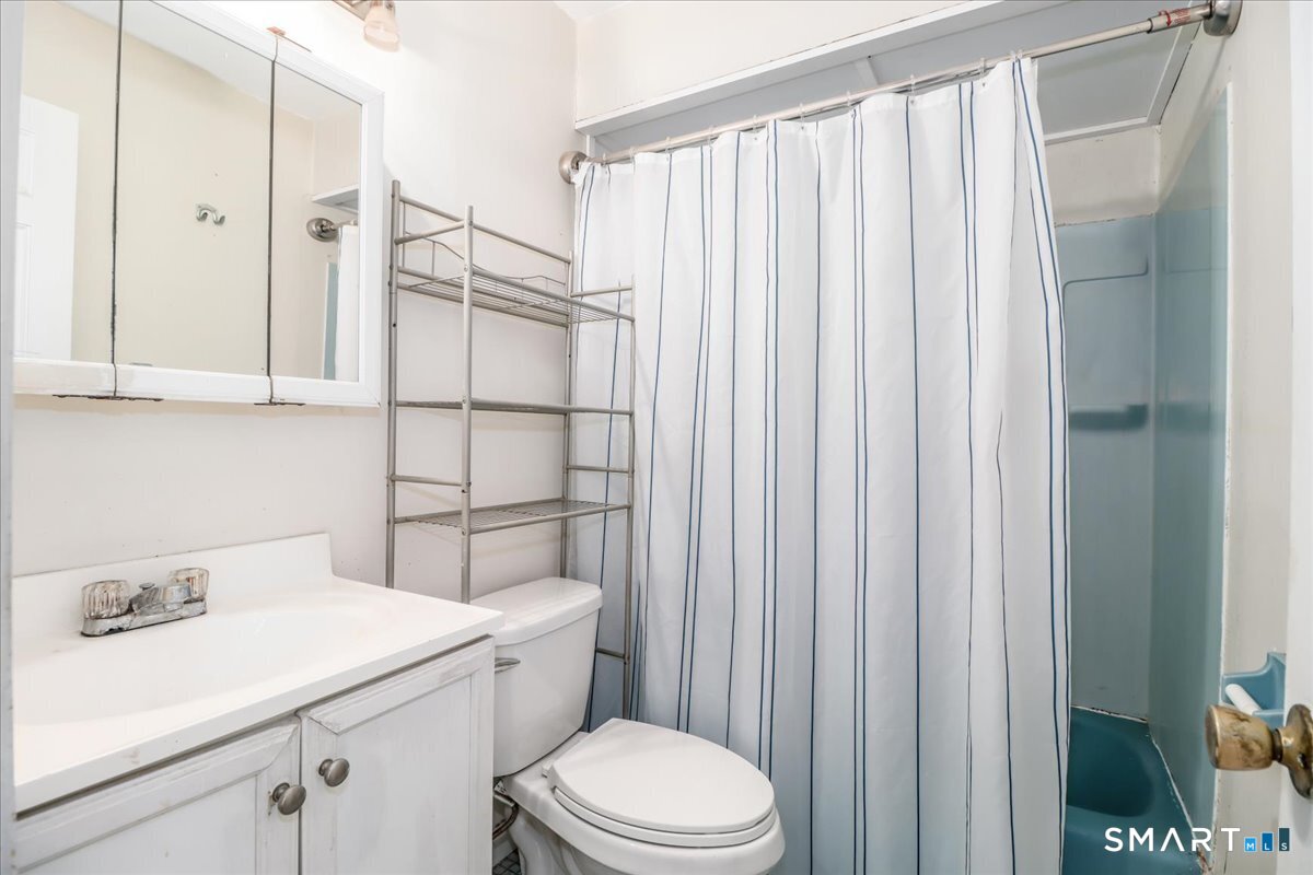 136 Deer Hill Avenue B12