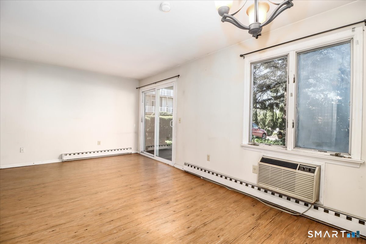 136 Deer Hill Avenue B12