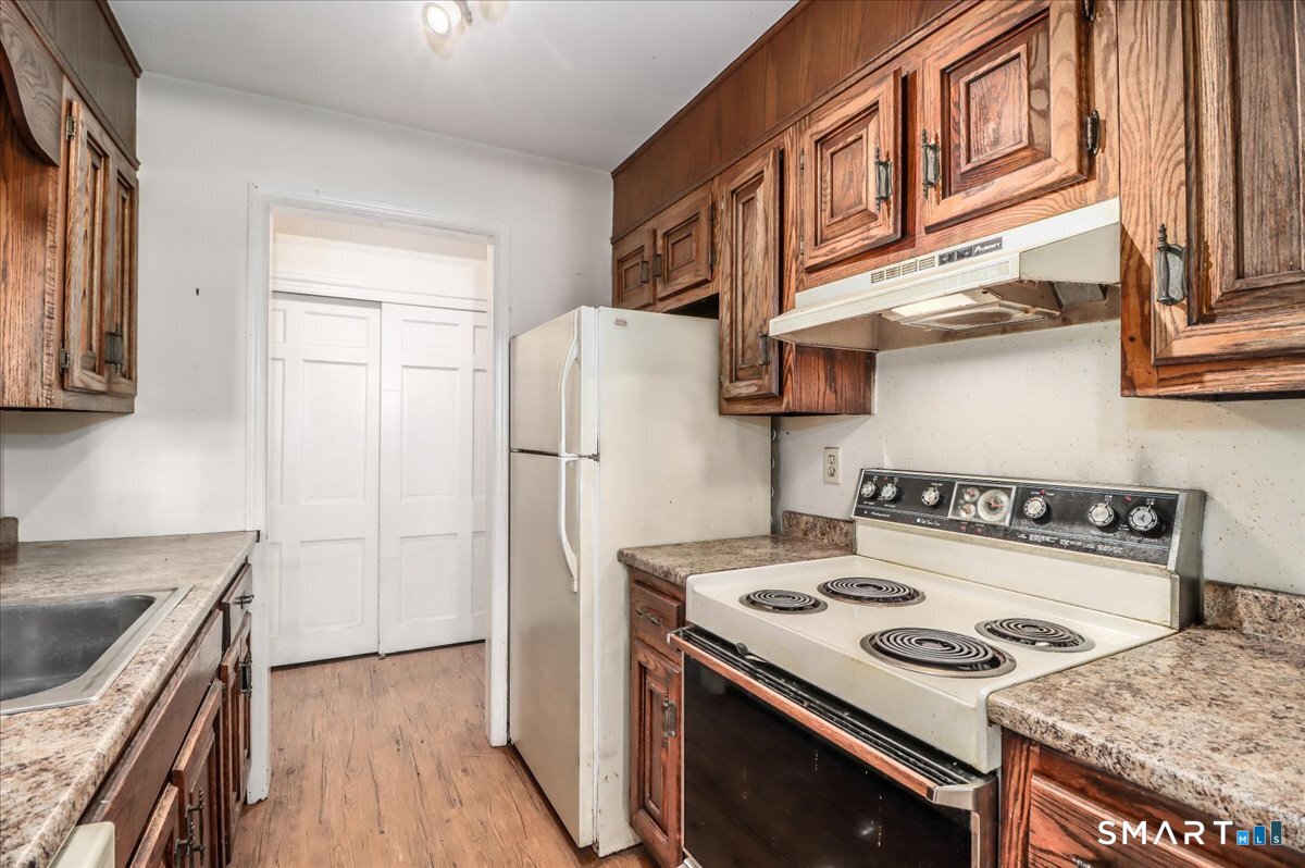136 Deer Hill Avenue B12