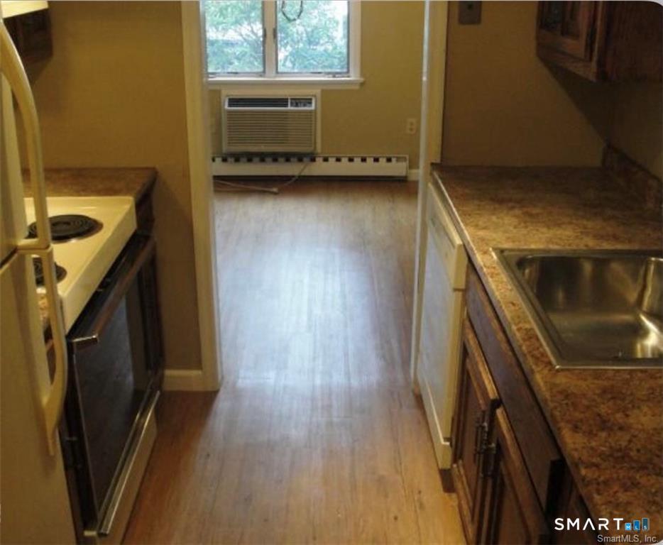 136 Deer Hill Avenue B12