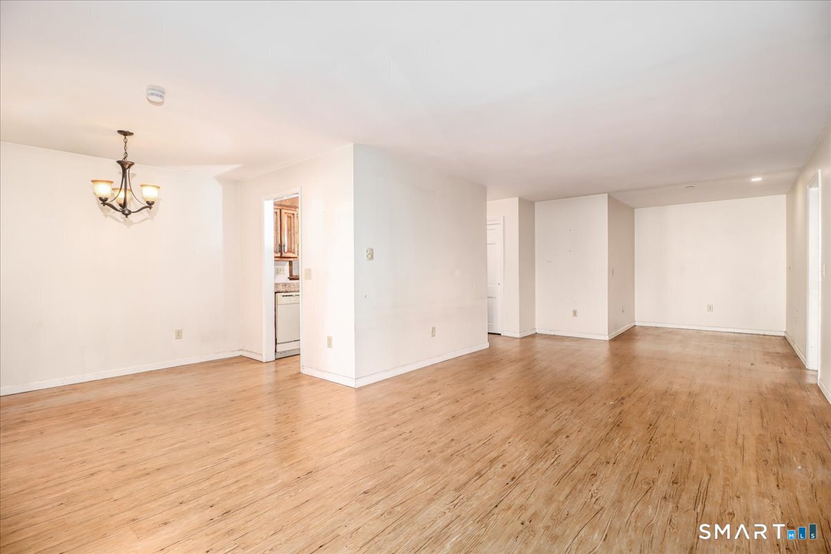 136 Deer Hill Avenue B12
