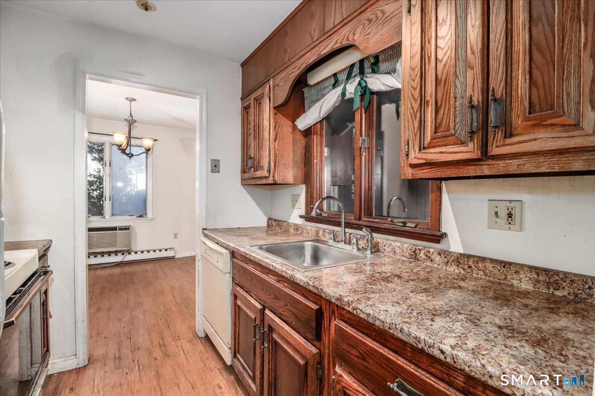 136 Deer Hill Avenue B12