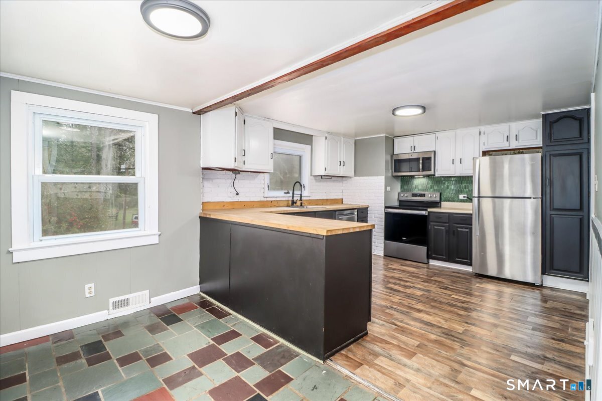 7 River Road