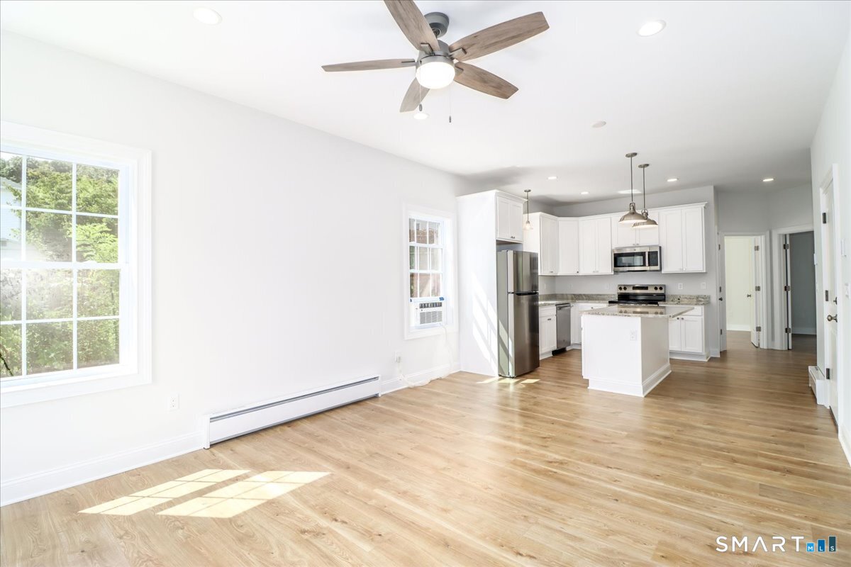 2-8 Cindy Lane 8-1