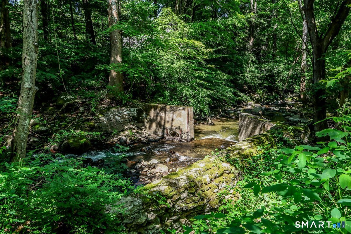28 Old Mill Road