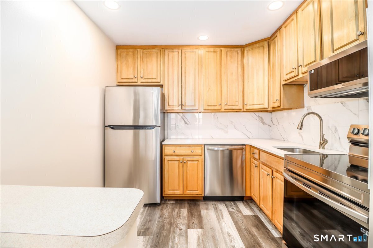 17 Fordyce Court Unit: 12