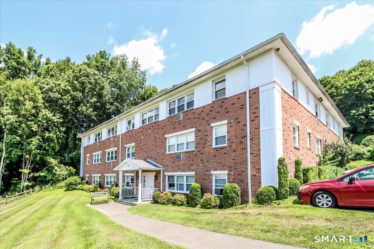 17 Fordyce Court Unit: 12