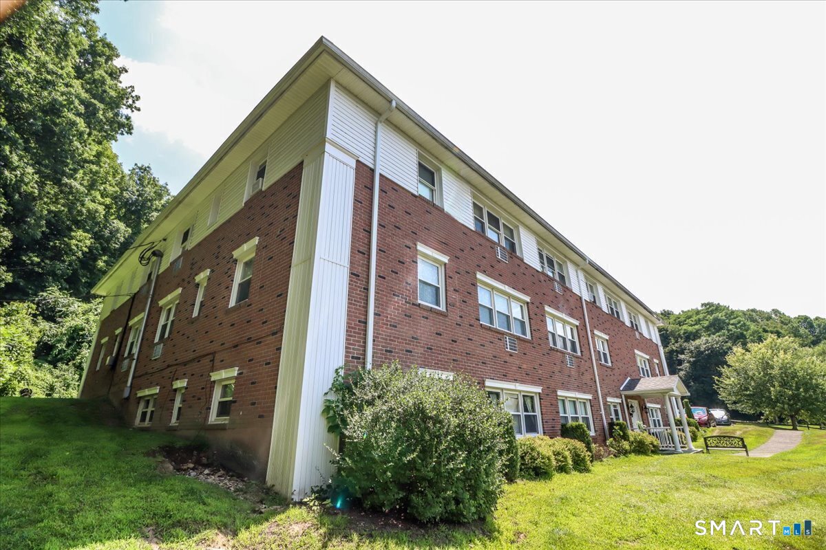 17 Fordyce Court Unit: 12