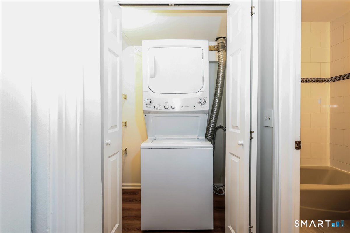 7 Tara Drive Unit: 7