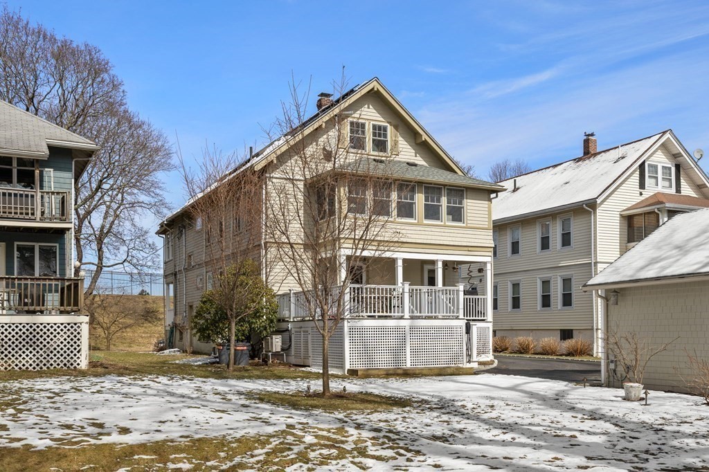 101 Cushing Ave Unit: 2