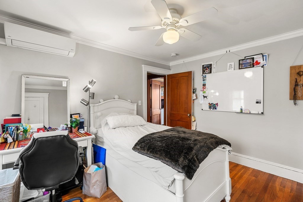 101 Cushing Ave Unit: 2