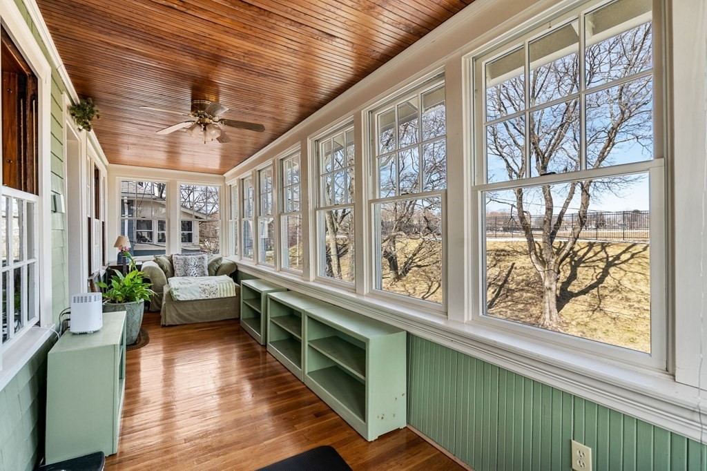 101 Cushing Ave Unit: 2