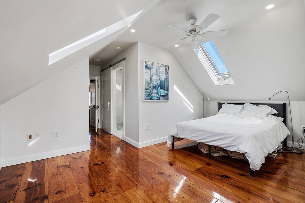 101 Cushing Ave Unit: 2