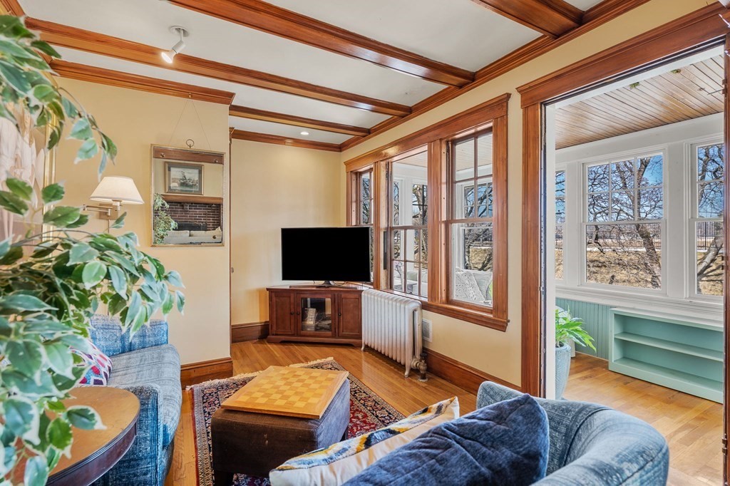 101 Cushing Ave Unit: 2