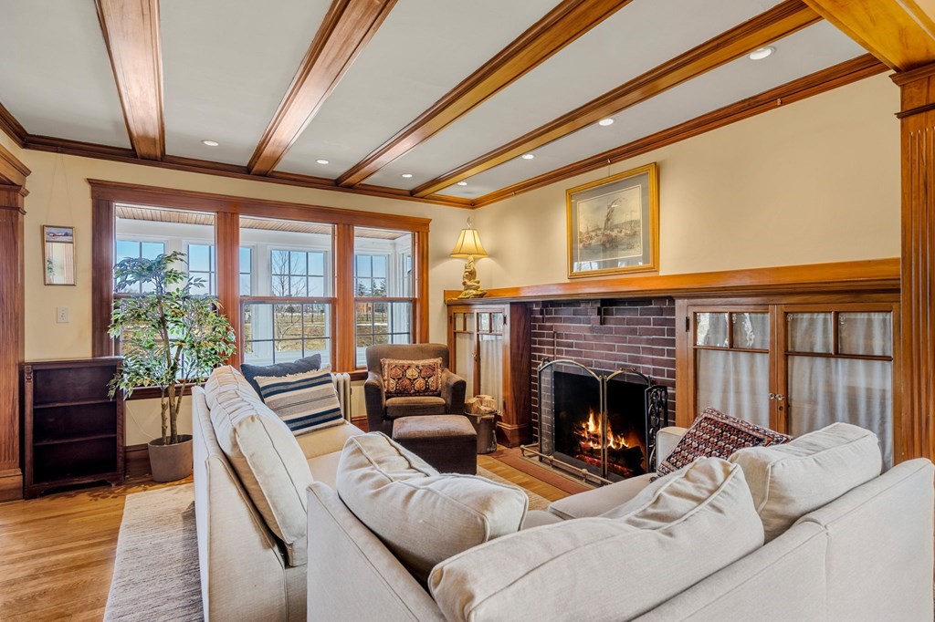 101 Cushing Ave Unit: 2