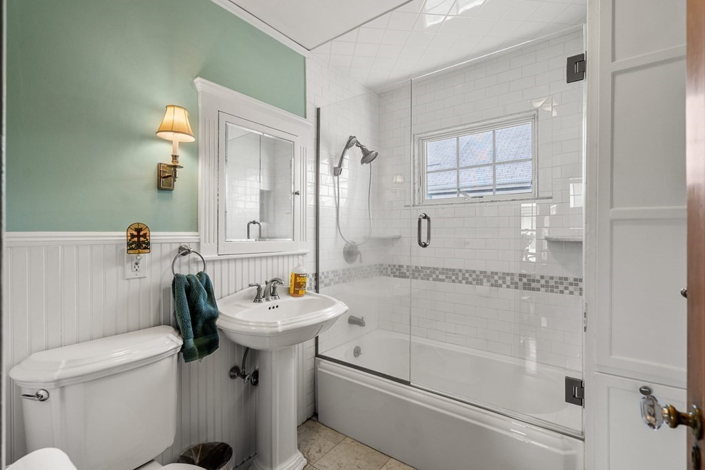 101 Cushing Ave Unit: 2