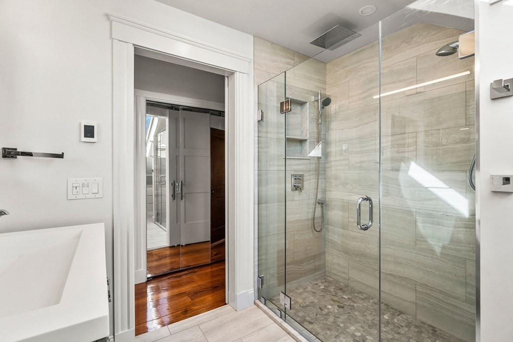 101 Cushing Ave Unit: 2