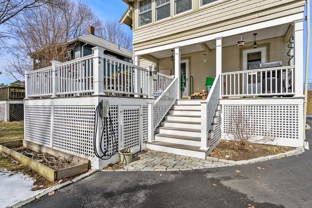 101 Cushing Ave Unit: 2