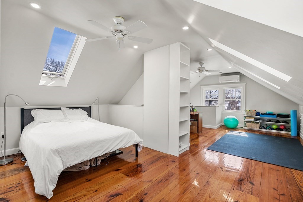 101 Cushing Ave Unit: 2