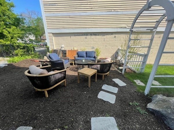 455 Main Street Unit: 2R