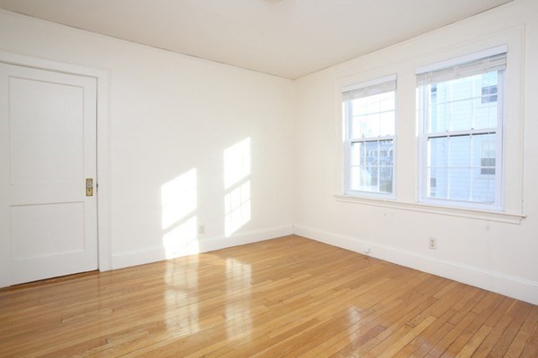 10 Skahan Rd Unit: 10