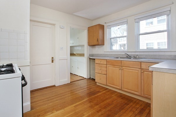 10 Skahan Rd Unit: 10