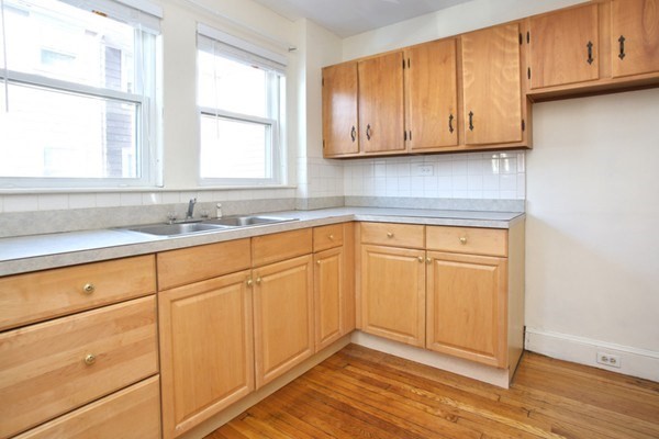 10 Skahan Rd Unit: 10