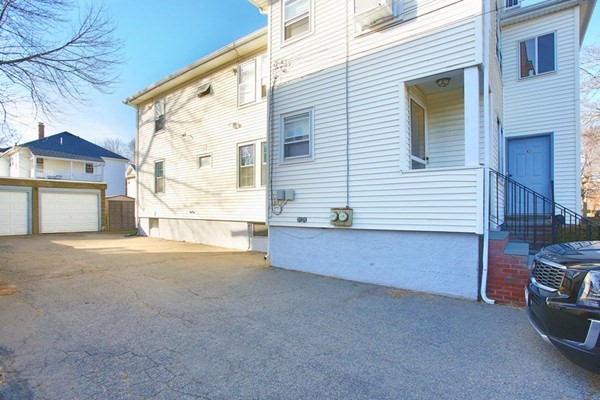 10 Skahan Rd Unit: 10