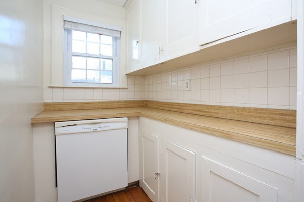 10 Skahan Rd Unit: 10