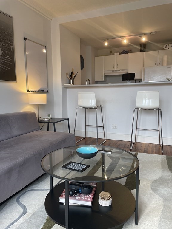 534 Beacon St Unit: 902