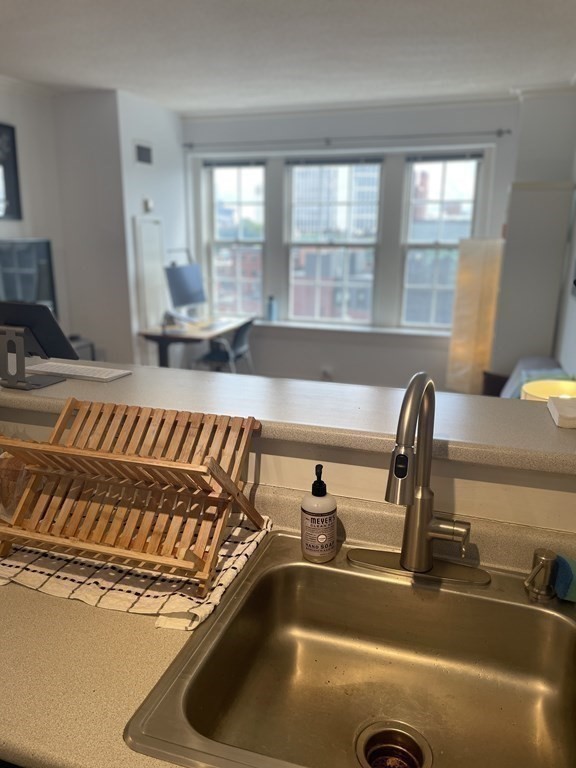 534 Beacon St Unit: 902