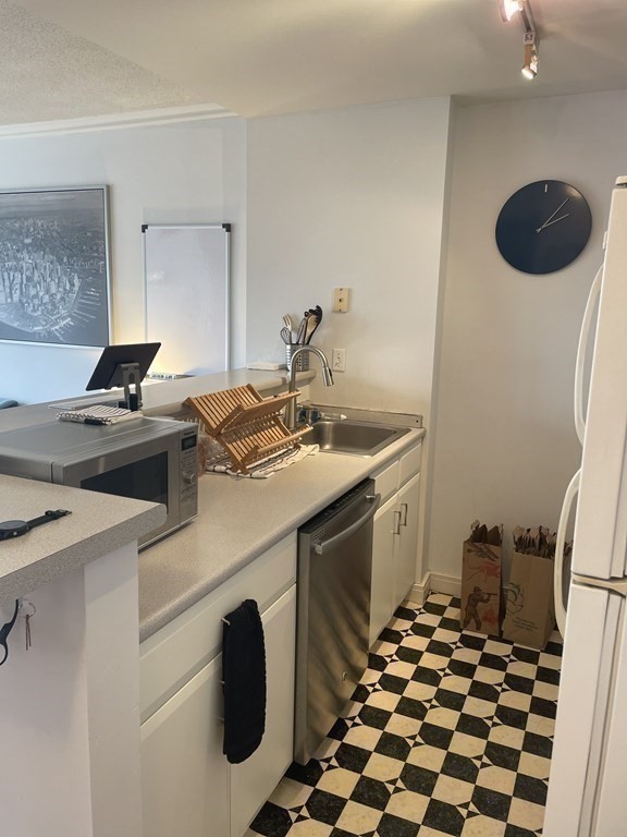 534 Beacon St Unit: 902