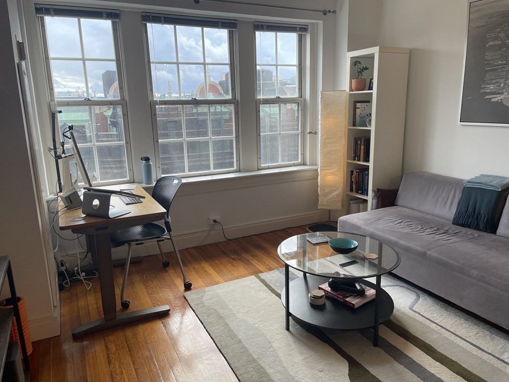 534 Beacon St Unit: 902