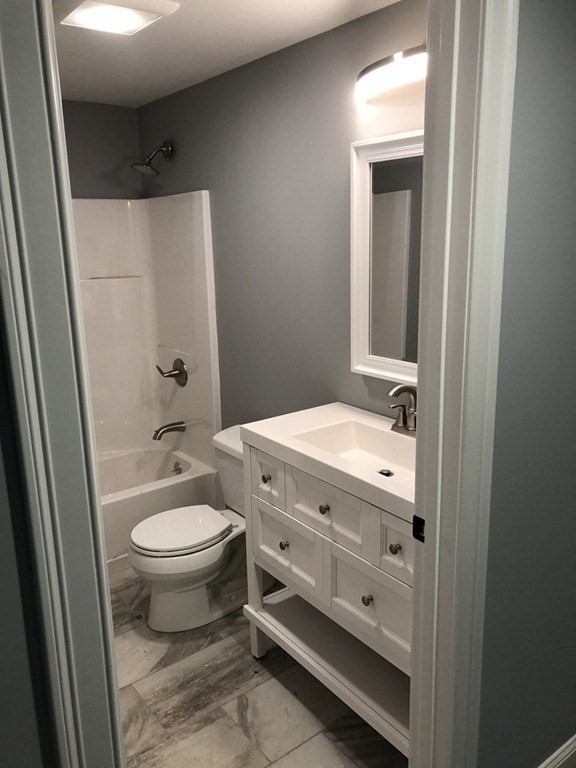 18 Prentiss St # 18