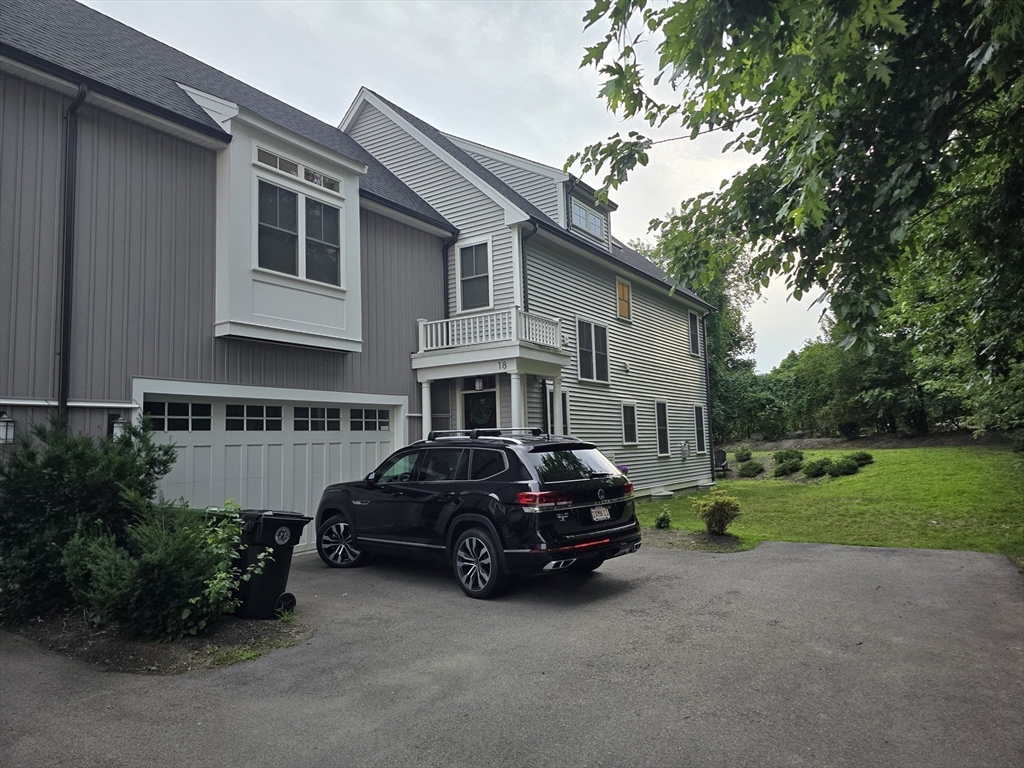 18 Prentiss St # 18