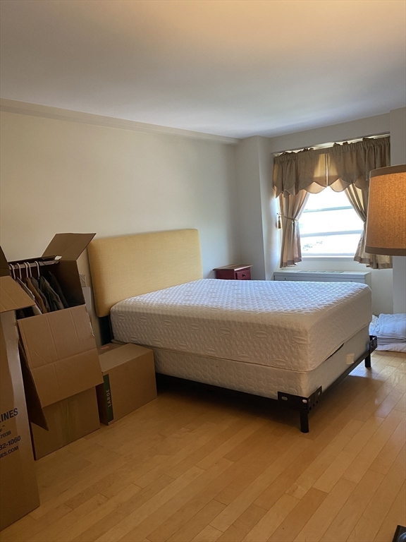 1600 Beacon # 811