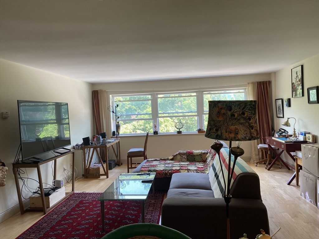 1600 Beacon # 811